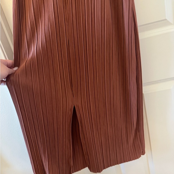 Women's Knit Plisse Midi Shift Dress Brown - Picture 3 of 6